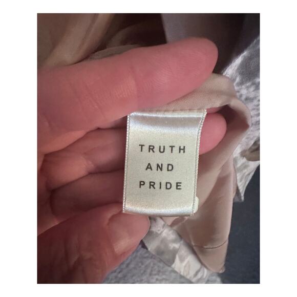 TRUTH AND PRIDE SILK BLAZER; SIZE SMALL - Picture 5 of 6